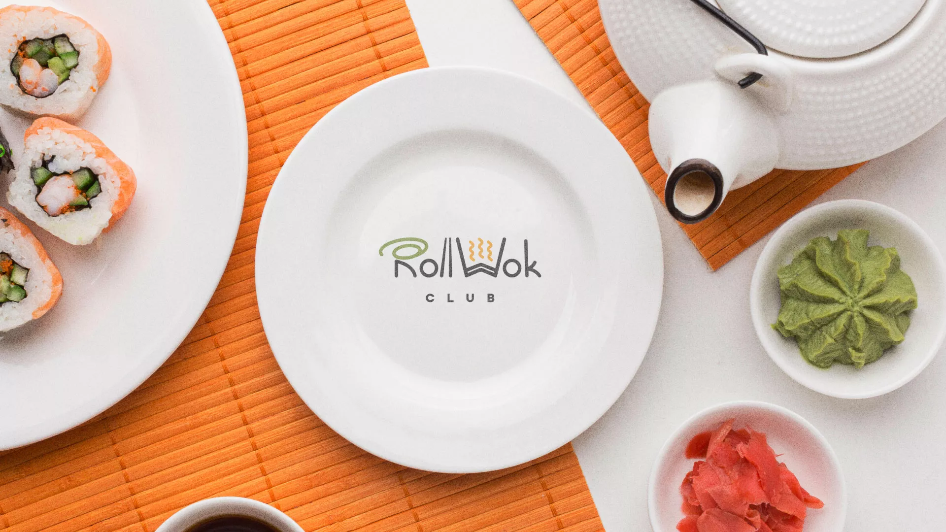 Разработка логотипа и фирменного стиля суши-бара «Roll Wok Club» в Урае